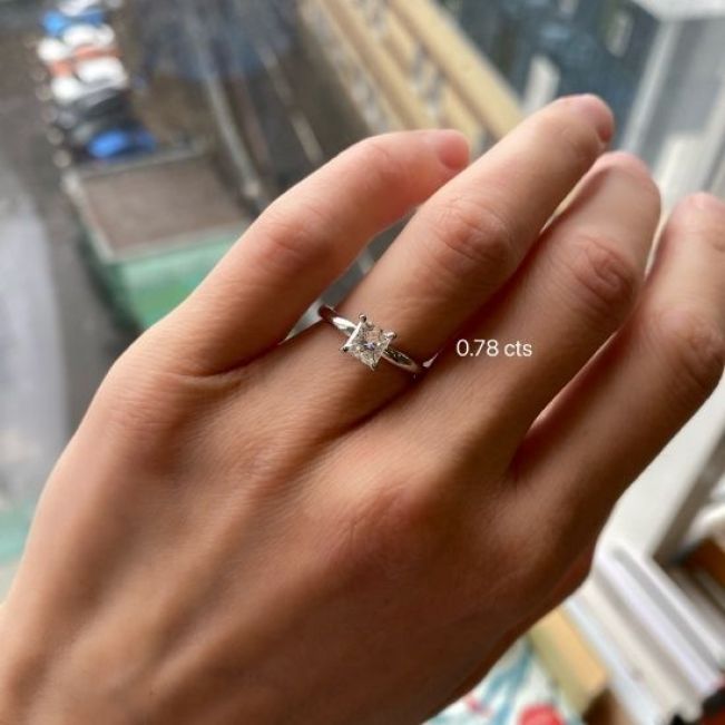 Princess cut diamond engagement ring - Photo 2