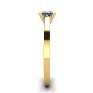 Princess Cut Diamond Ring in 18K Yellow Gold - Photo 2