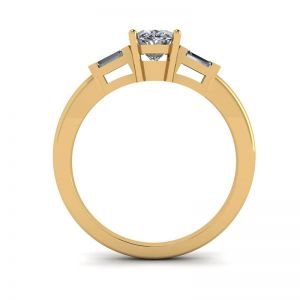 Oval Diamond Side Baguettes Yellow Gold Ring - Photo 1