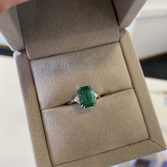 3.31 carat Emerald and Side Trillion Diamonds Ring,  Enlarge image 5
