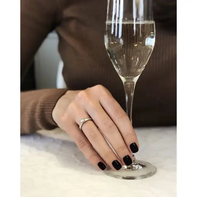 Round diamond 6-prong engagement ring in white gold - Photo 5