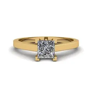 Princess Cut Diamond Ring in 18K Yellow Gold