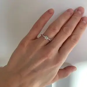 Princess Cut Diamond Ring with 3 Small Side Diamonds Yellow Gold - Photo 7