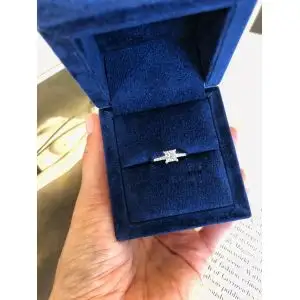 Princess Cut Diamond Ring with 3 Small Side Diamonds Yellow Gold - Photo 6