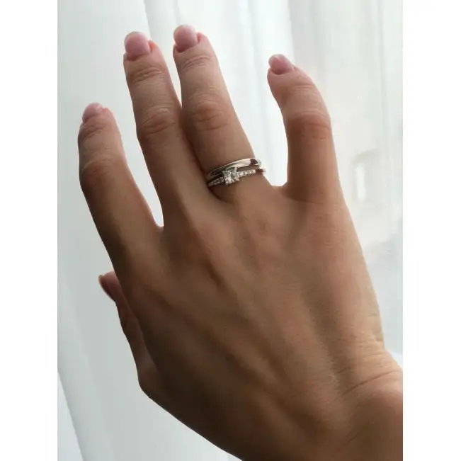 Princess Cut Diamond Ring with 3 Small Side Diamonds Rose Gold - Photo 5