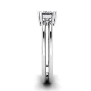 Contemporary Princess Cut Engagement Ring - Photo 2