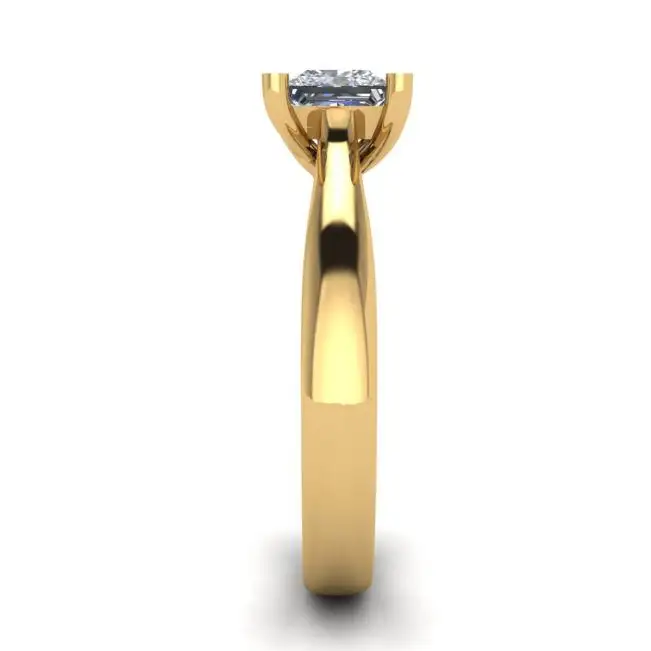 18K Yellow Gold Ring with Princess Cut Diamond - Photo 2