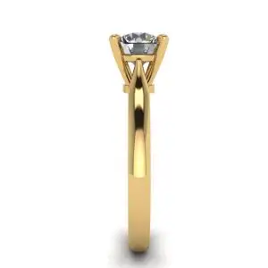 Classic Diamond Ring with One Diamond in Yellow Gold - Photo 2