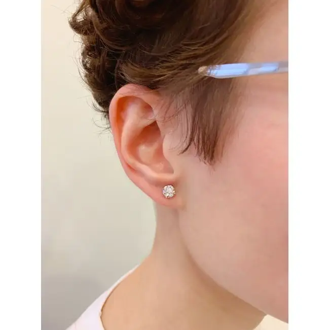 Perfect Round Diamond Studs Yellow Gold  - Photo 3