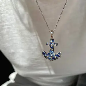 Anchor Sapphire Pendant in 18K Yellow Gold - Photo 6